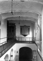 B047032
