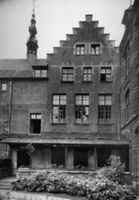 B047089