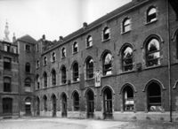 B047090