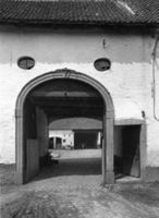B047156