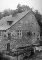 B047729