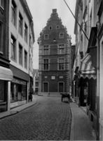 B047896