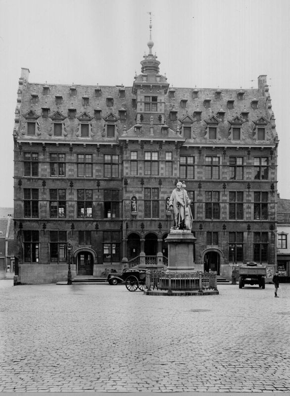 hôtel de ville / Stadhuis[Halle]