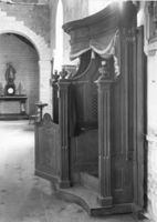 B047929