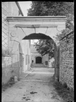 B048155