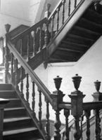 B048255
