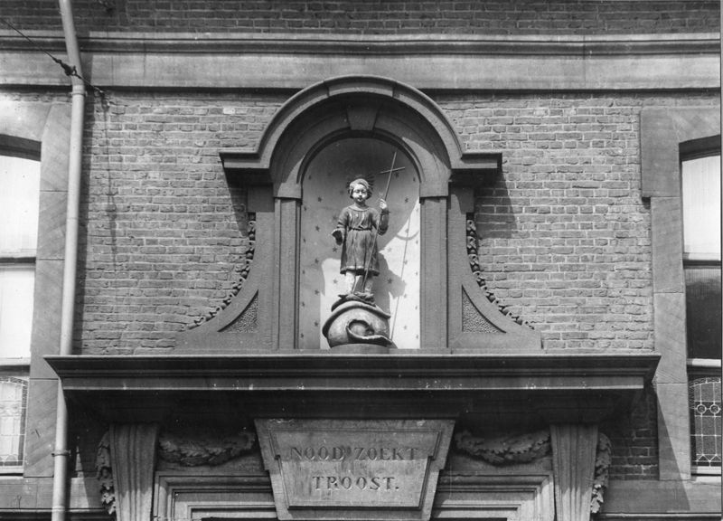 statue religieuse / Kapel Onze-Lieve-Vrouw Schreiboom[Gent]