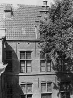 B048652