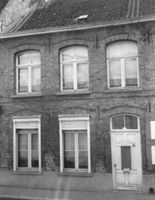 B049056