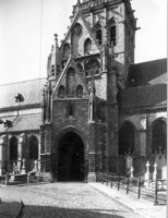 B049373