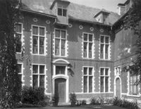 B049413