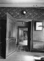 B049872