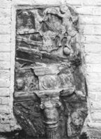 B051833