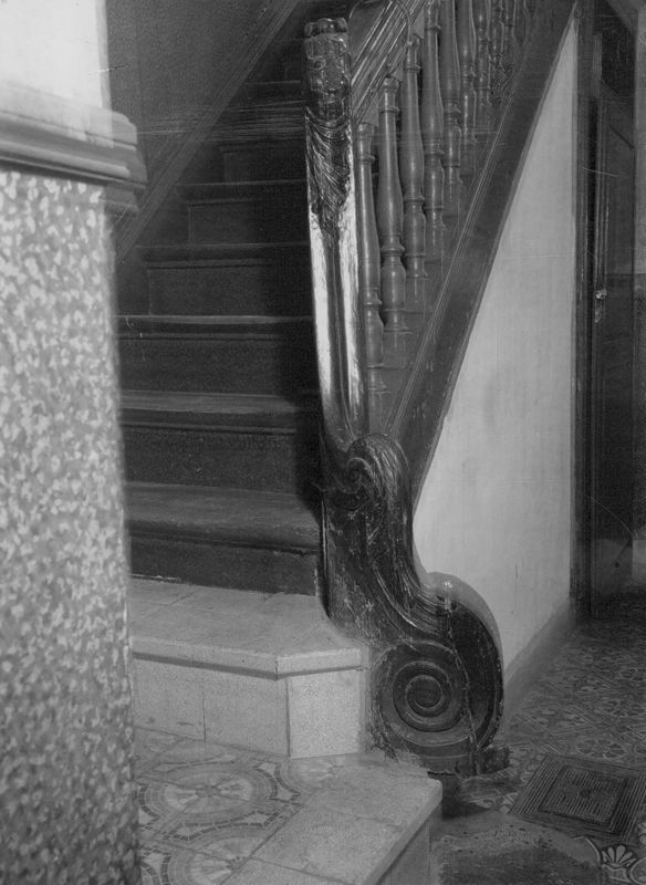 départ d'escalier / Construction[Namur]