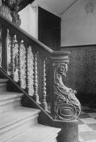 B051840