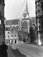 B052033