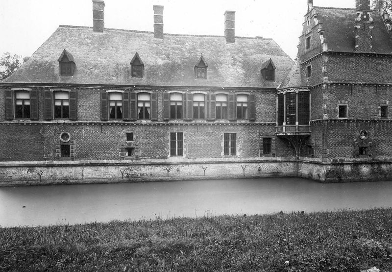 château fort à douves / Bouwwerk[Moorsel]