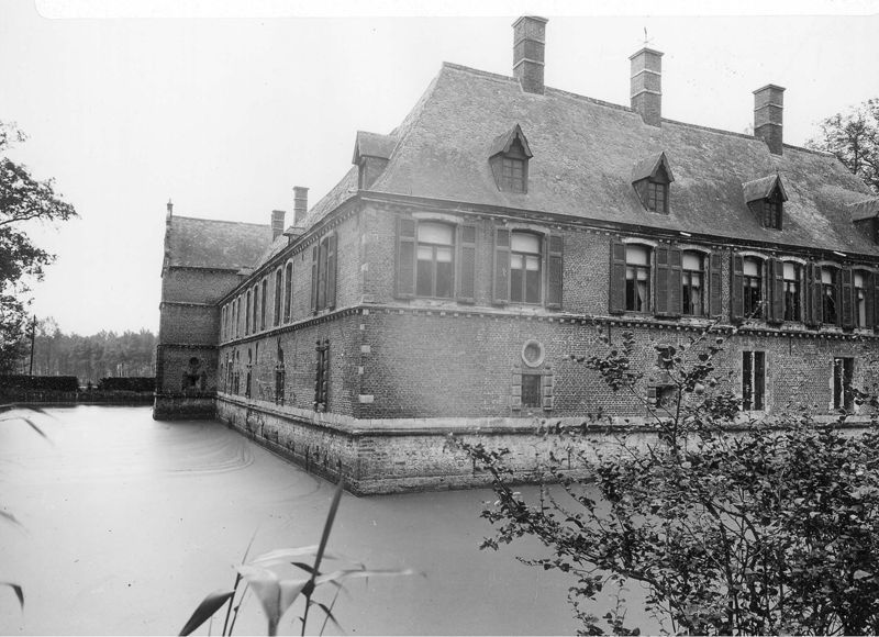 château fort à douves / Bouwwerk[Moorsel]