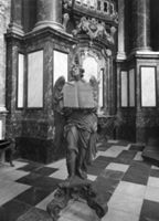B053698