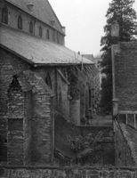 B056599