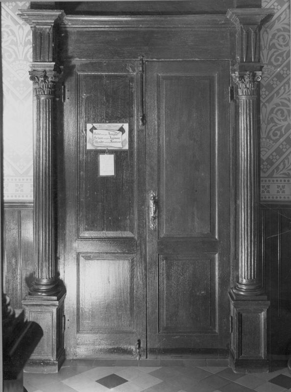 porte intérieure / Hôpital de Bavière