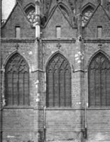 B057349