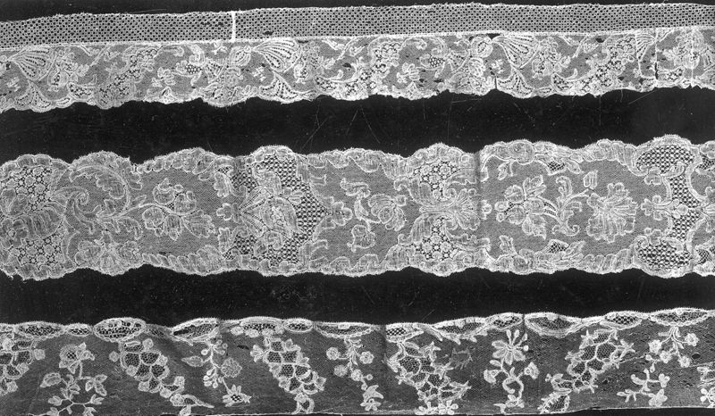 textile[fragment] / Kerk Sint-Sulpitius en Dionysius[Diest]