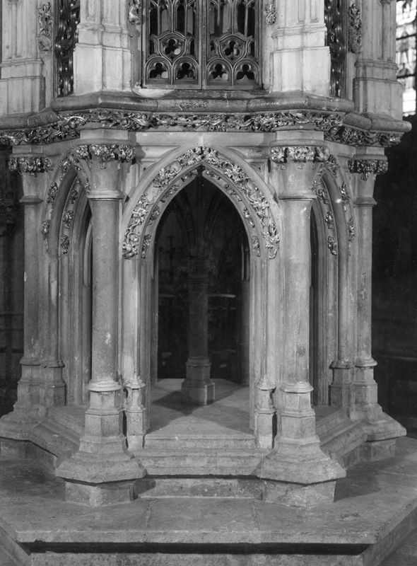 tour du Saint-Sacrement / Kerk Sint-Pieter[Leuven]