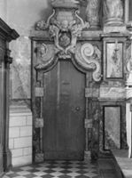 B058124
