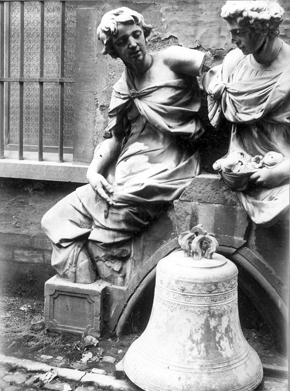 statue religieuse / Kathedraal Onze-Lieve-Vrouw ten Hemel opgenomen[Antwerpen]