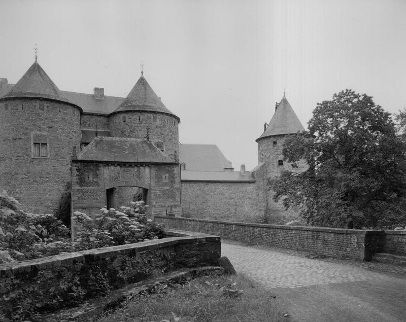 château / Construction[Corroy-le-Château]