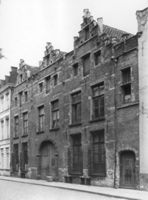 B073701