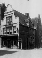 B073779