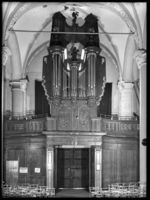 B076118