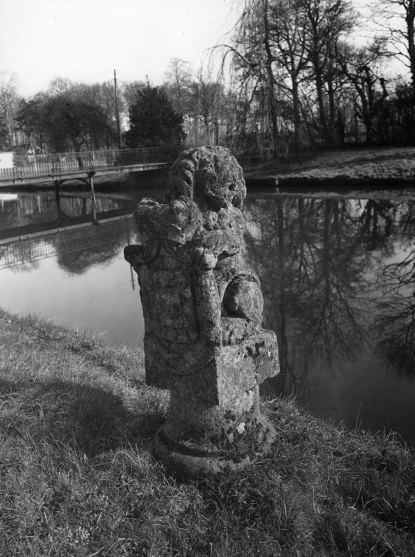 pilori[construction] / Kasteel van Rhodes