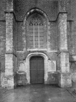 B077323