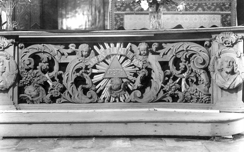 banc de communion / Kerk Sint-Alexius en Catharina[Begijnhof][Mechelen]