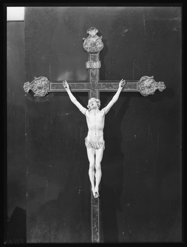 crucifix[f] / Kerk Sint-Alexius en Catharina[Begijnhof][Mechelen]