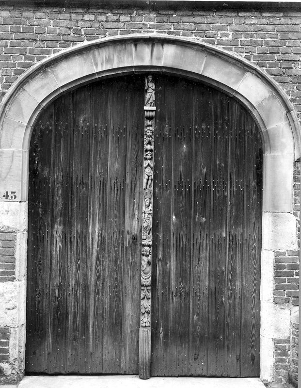 encadrement de porte / Kerk Sint-Catharina[Wachtebeke]