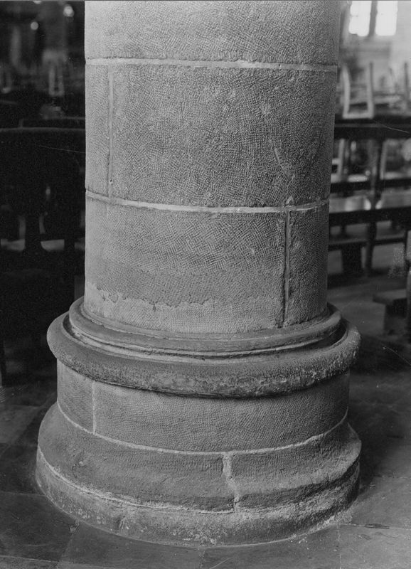 base de colonne / Eglise Saint-Christophe[Liège]