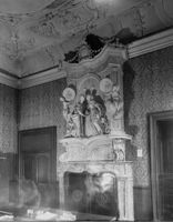 B081303
