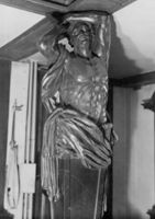 B081351