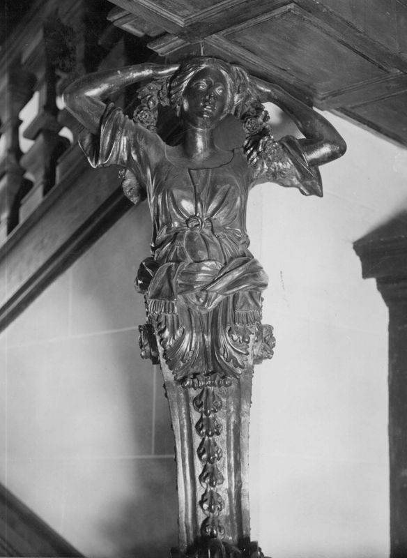 statue humaine / Hôtel de ville[Liège]
