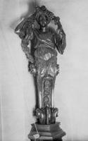 B081366