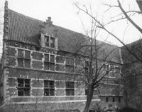 B081608