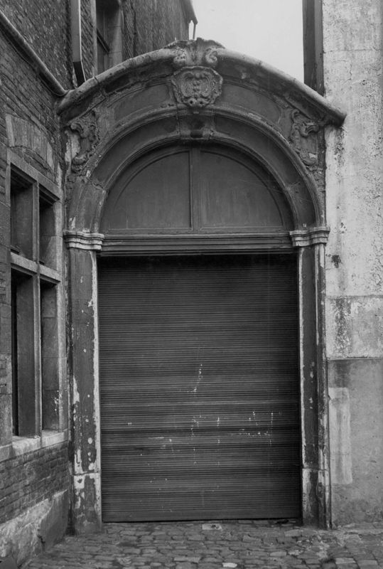 porte dans un mur extérieur / Bouwwerk[Gent]
