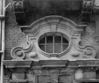 B082069