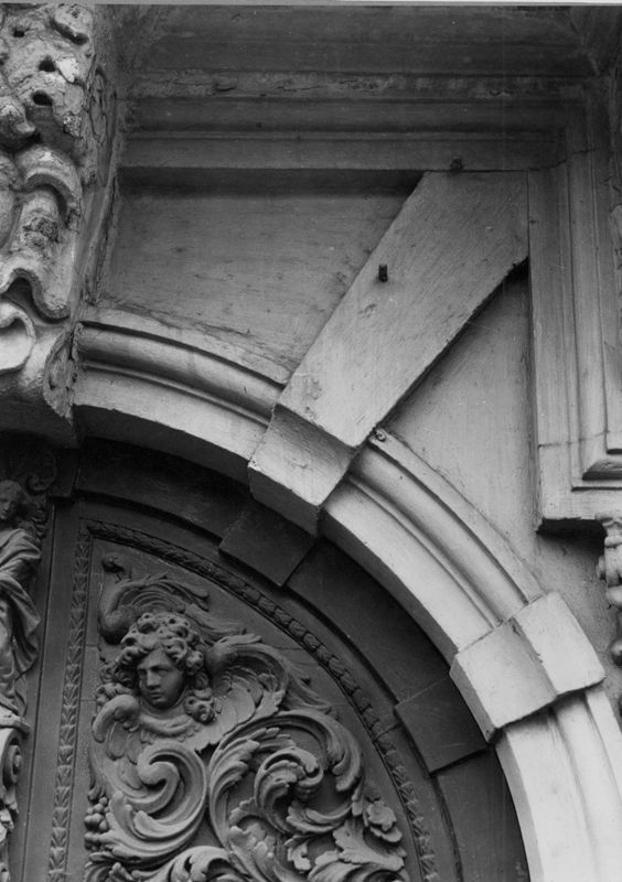 porte dans un mur extérieur / Bouwwerk[Gent]