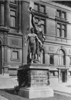 B082483