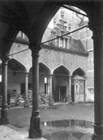 B084023